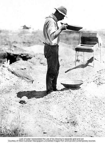 Gold discovered at Kalgoorlie