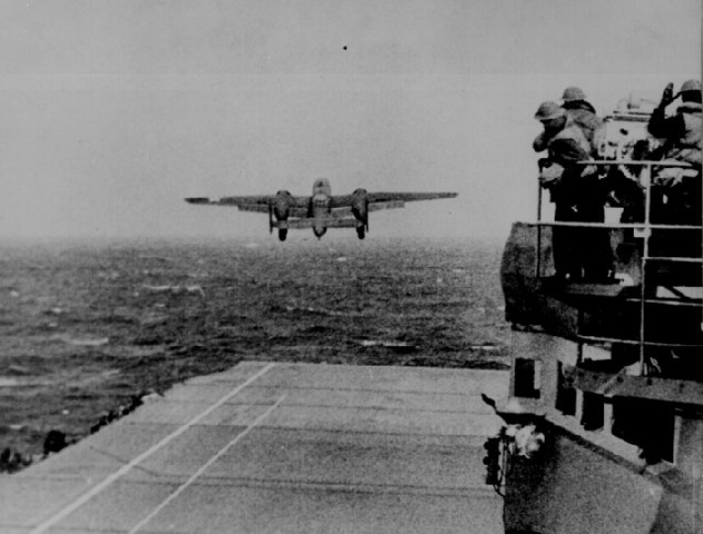 Japón bombardea Pearl harbor