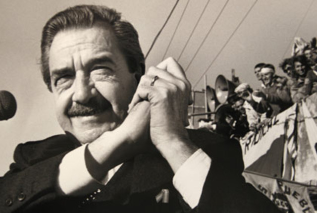 Se Restablece La Democracia