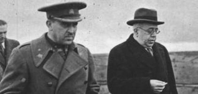 Dimite el Gobierno Azaña