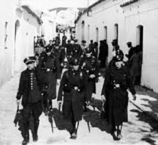 Los Sucesos de Casas Viejas copan las portadas de los diarios.