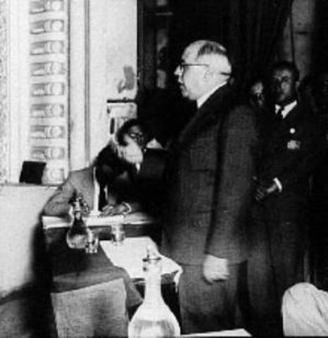 Manuel Azaña comienza la reforma del Ejército