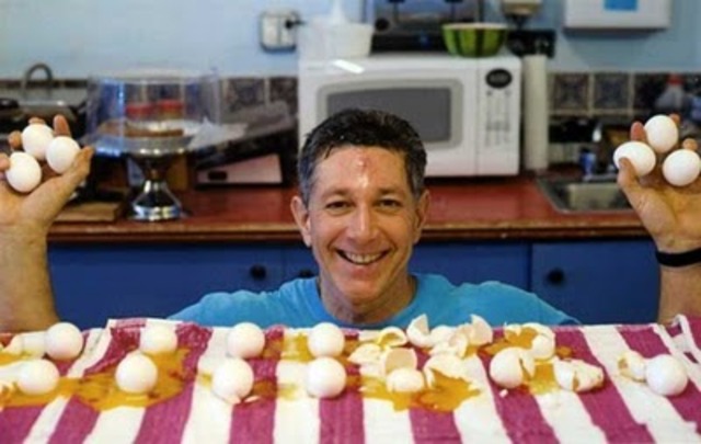 Most eggs crushed with head in one minute