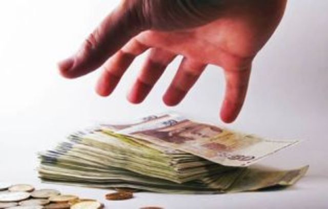 Ireland loses AAA debt rating