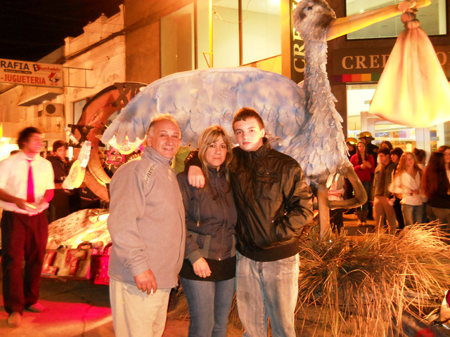 A veces pienso en todos estos años y me doy cuenta cuantas cosas lindas vivi y ya deje de ser un nene... !QUE LINDOS TIEMPOS¡