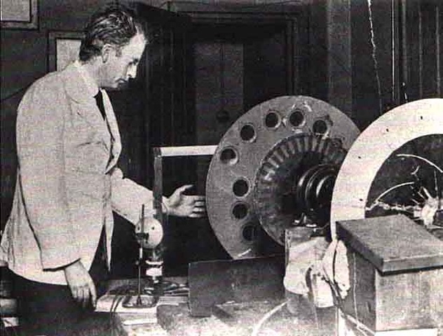 John Logie Baird invents the first working mechanical television system
