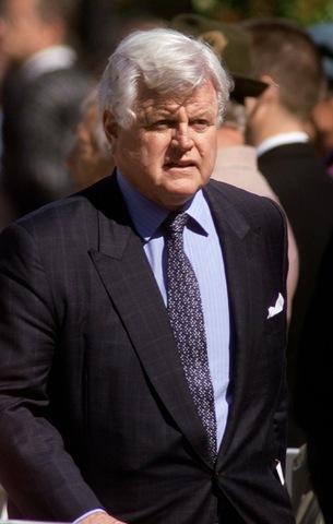 Sen. Ted Kennedy dies