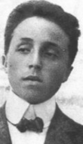 Hitler moved to Vienna.