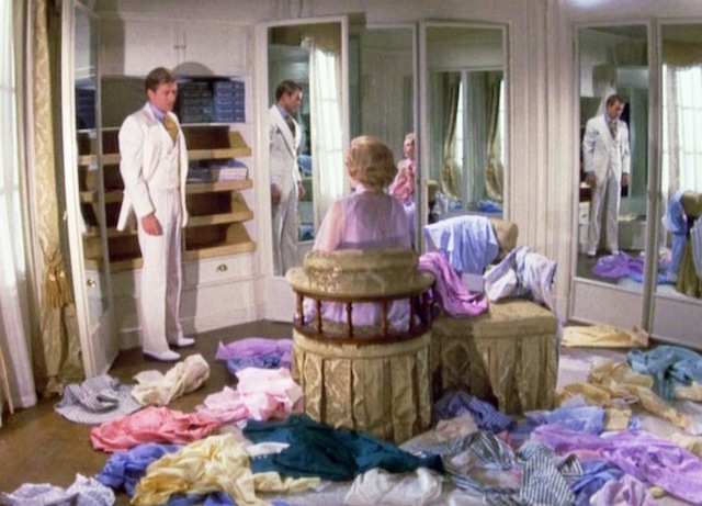 Gatsby arranges a reunion with Daisy in Nick's house