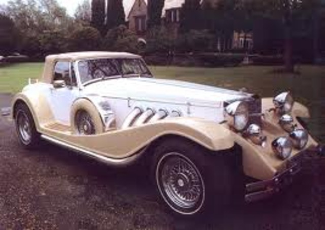 Daisy, Tom, Nick, Gatsby, and Jordan drive to the City