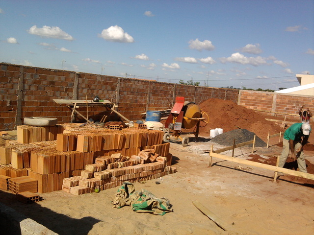 Seis dias após o inicio das obras