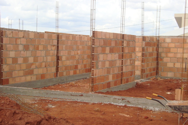 Após um mês do inicio das obras