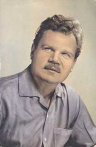 Народився Пуговкін