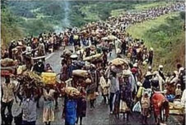 Hutus Beging to Flee
