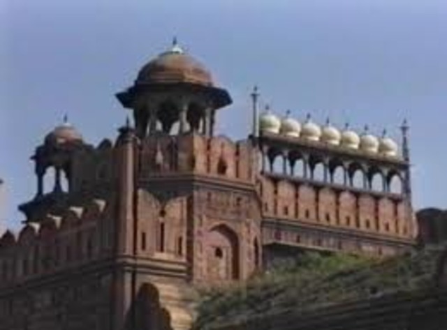 Moghul Empire is established