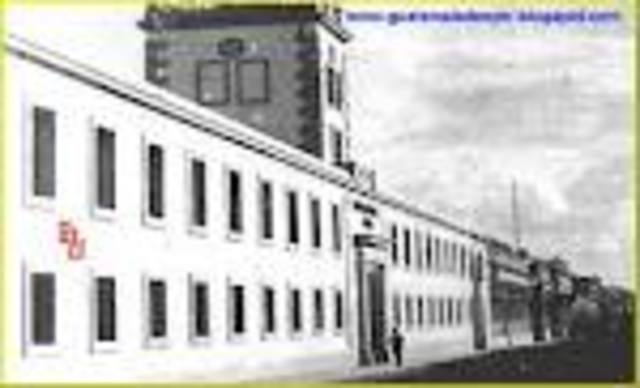 Se regesa a Guatemala y estudia el bachillerato