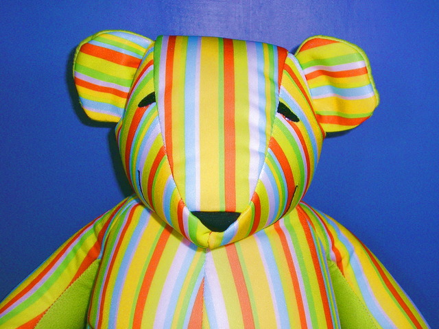 Зеленый с оранжевым