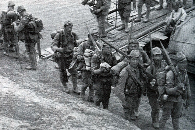 Japanese begin withdrawing from Ioribaiwa