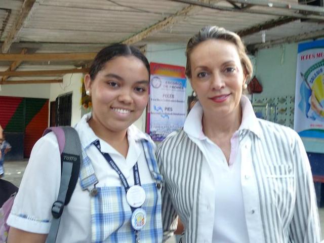 CONOCI A MARÍA EMMA MEJIA