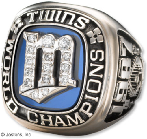 Twins WIN! Twins WIN!