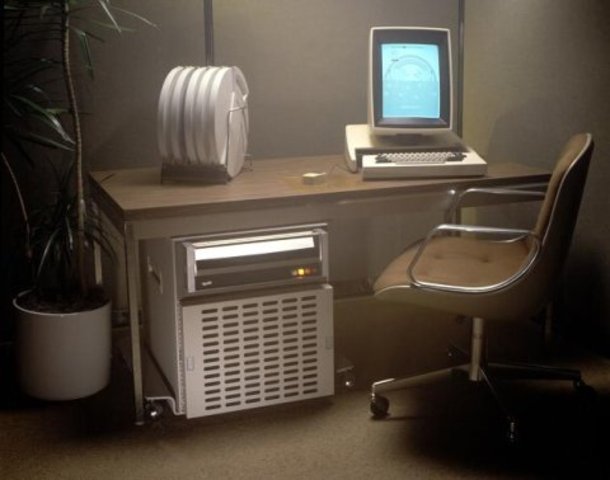 Em 1974 a estação de trabalho ALTOS