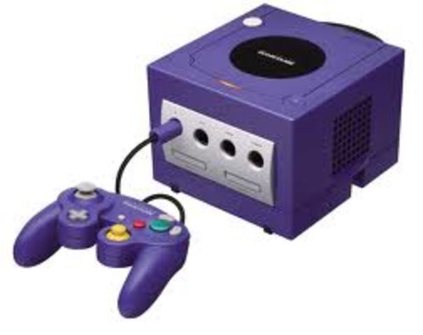 Nintendo lança o “Gamecube” em setembro de 2001 no Japão.