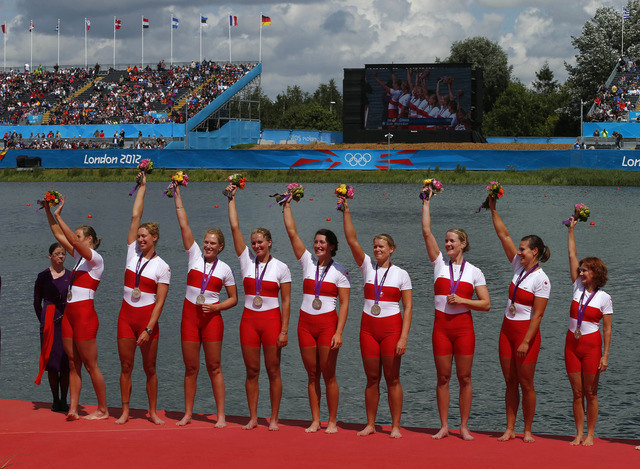 Women's 8 win silver