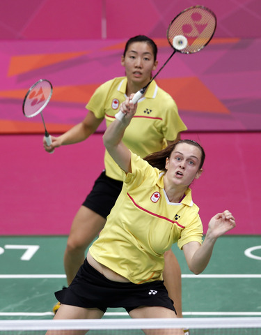 Canadian badminton pair to play for bronze