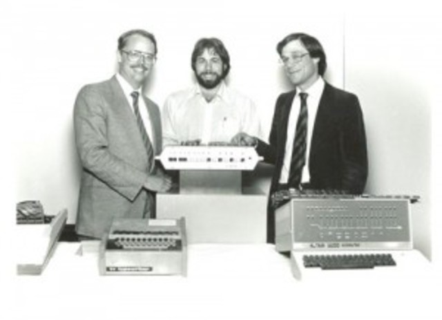 Primer Ordenador Personal (kenbak 1)