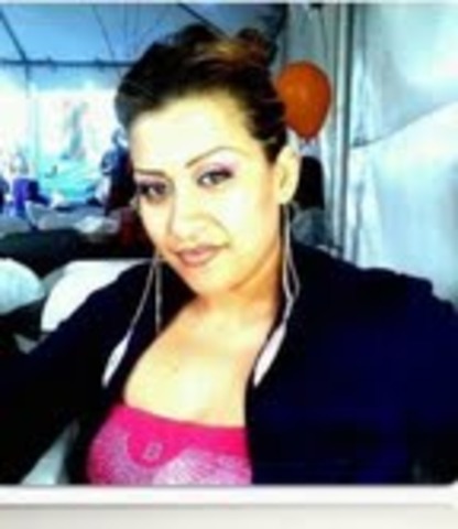 DJ Laz helps English Family