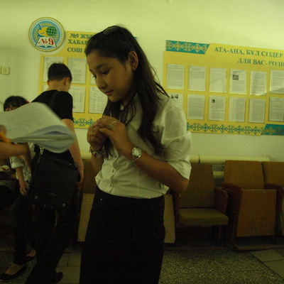 Timeline: Скегодня аким города и области ленжали пьяные на площади.