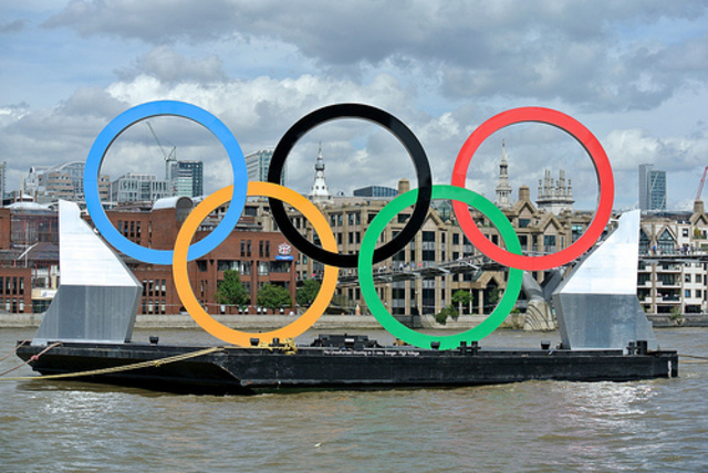 Olympiska spelen i London invigs