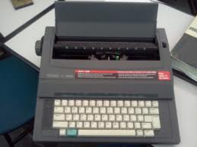 MAQUINA DE ESCREVER ELETRICA