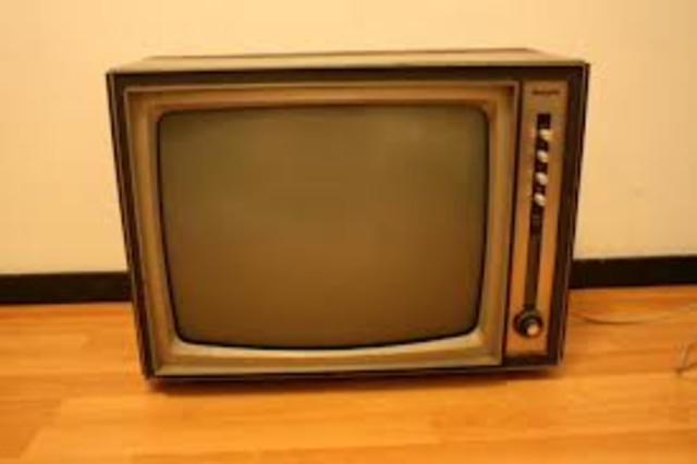 PRIMEIRA TV PRETA E BRANCA