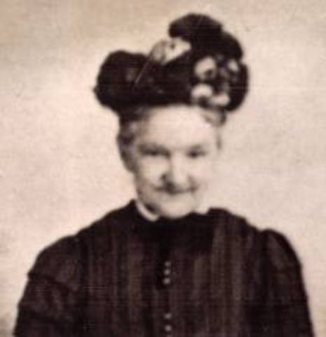 Lady Ada Augusta Lovelace sugirió la idea de que las tarjetas perforadas