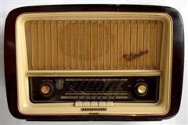 Nace la radio