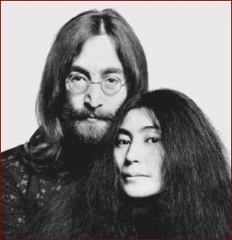 John meets Yoko Ono