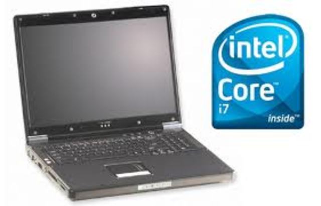 La empresa Dell lanza al mercado la primera computadora portátil (laptop) con la distribución Linux Ubuntu preinstalada.