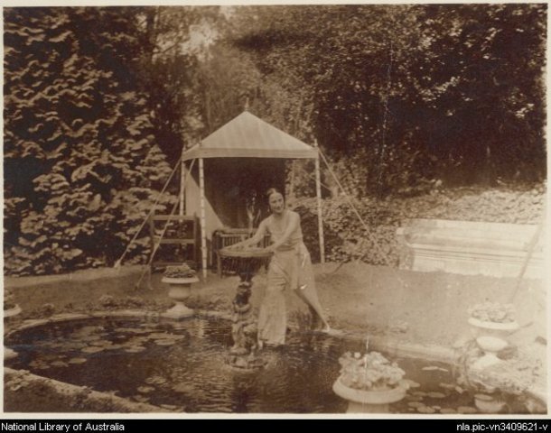 Anna moved to London, England