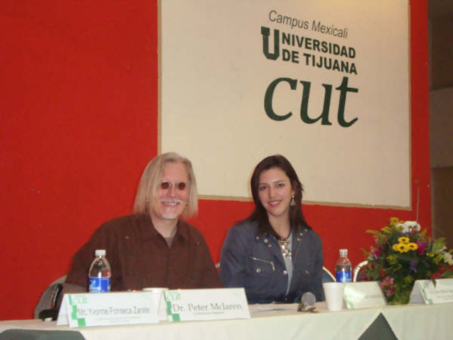 Obtiene su doctorado