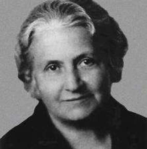 MARÍA MONTESSORI