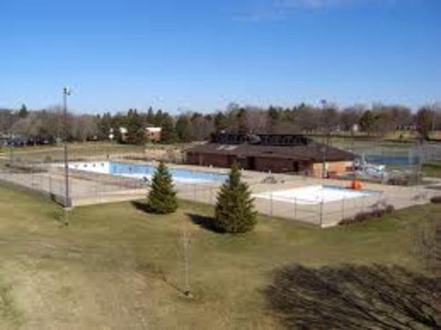 went to the the pool and and hanged out with my freinds.