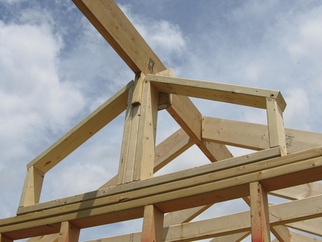 putting rafters on the house