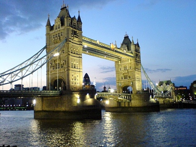 London bridge brought to the U.S