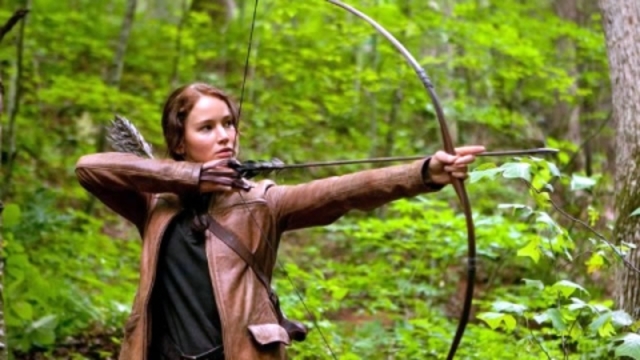 Katniss’s dad helps Katniss by teaching her how to hunt