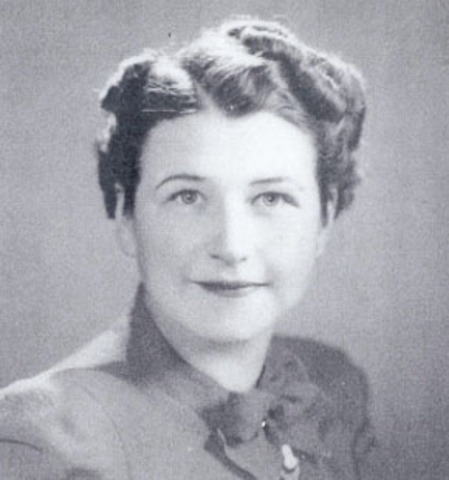 Ruth Wakefield invents chocolate chip cookies