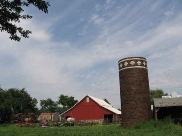 The federal government instituted a program of grants to farmers