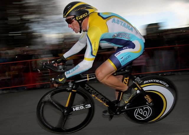 Armstrong announces his return to professional cycling.