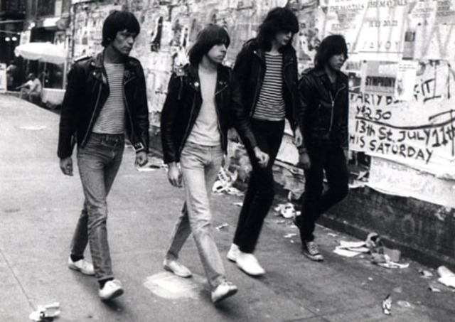 The Ramones debut
