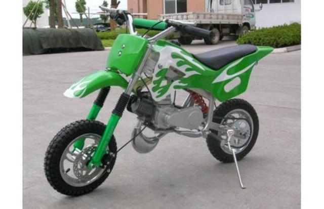 me regalaron  mi primer moto